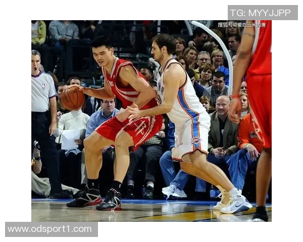 阿德尔曼强调球队中锋短缺需全力以赴不抱怨的决心与态度