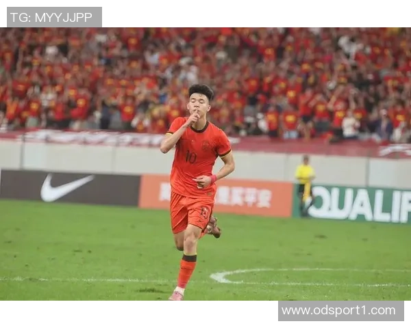 越南战败引发不满安东尼奥与王钰栋对比赛表现各有感慨 越南战败引发不满安东尼奥与王钰栋对比赛表现各有感慨