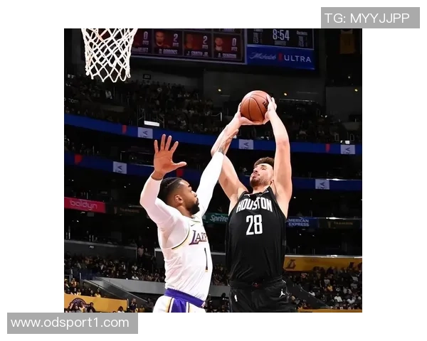 火箭双塔战术显威亚当斯短时间内贡献正负值20的精彩表现