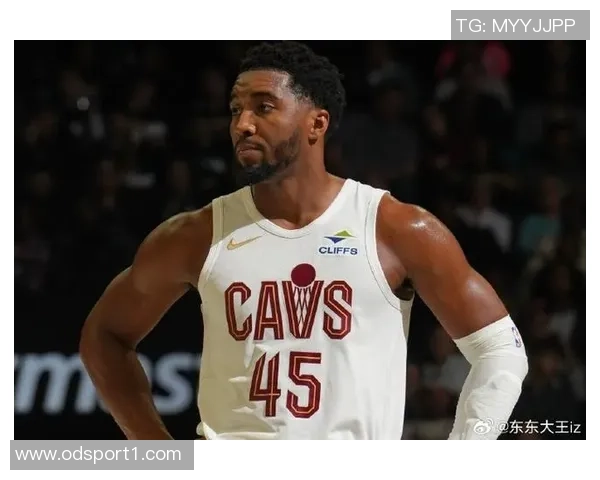 米切尔半场表现亮眼5中3贡献7分1板2助2断展现实力 米切尔半场表现亮眼5中3贡献7分1板2助2断展现实力